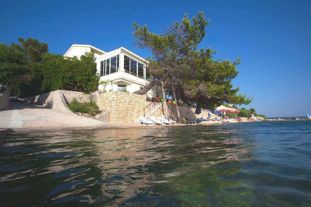 Hotel Vila 4M Ražanac Eksteriør bilde