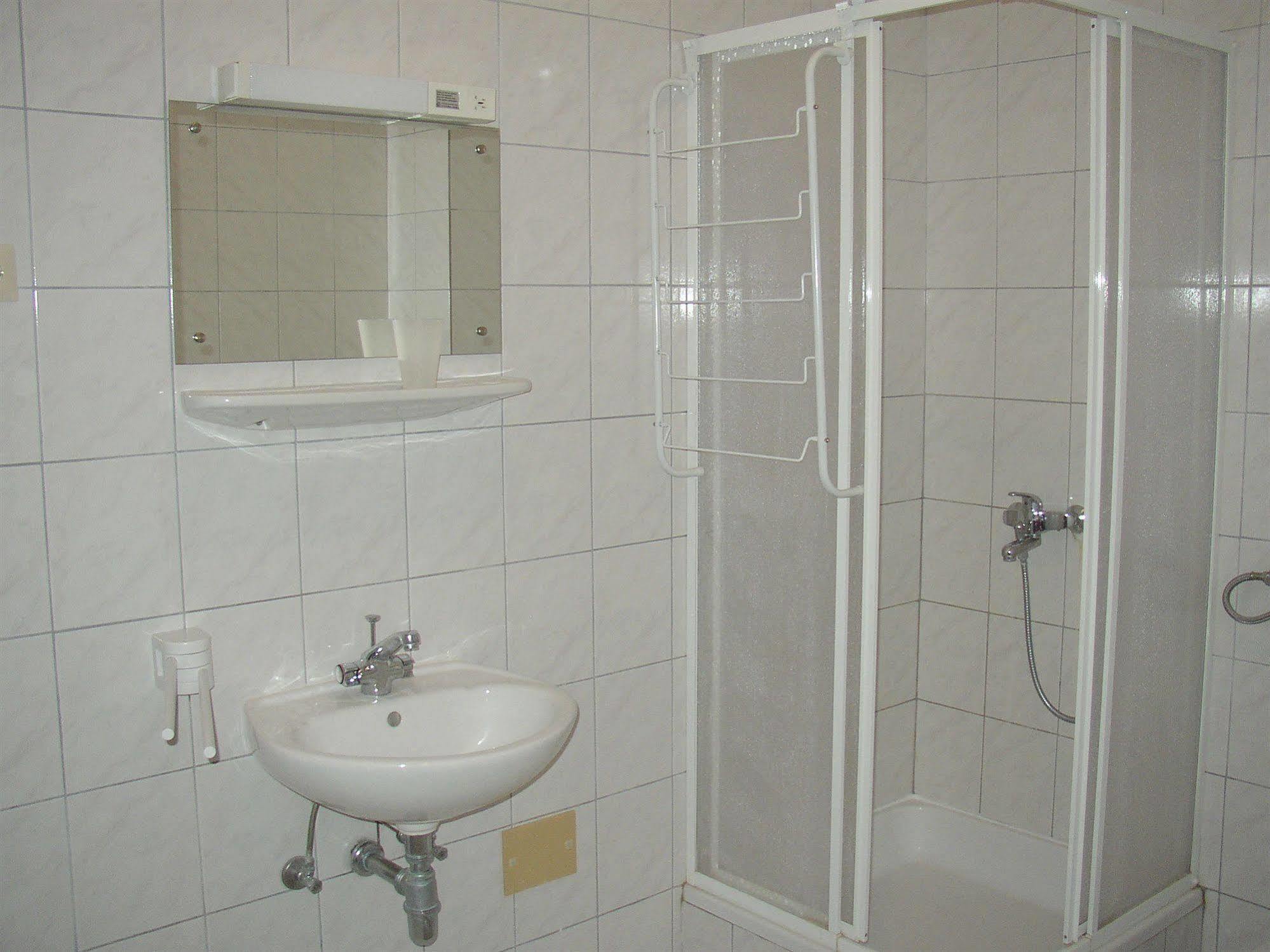 Hotel Vila 4M Ražanac Eksteriør bilde