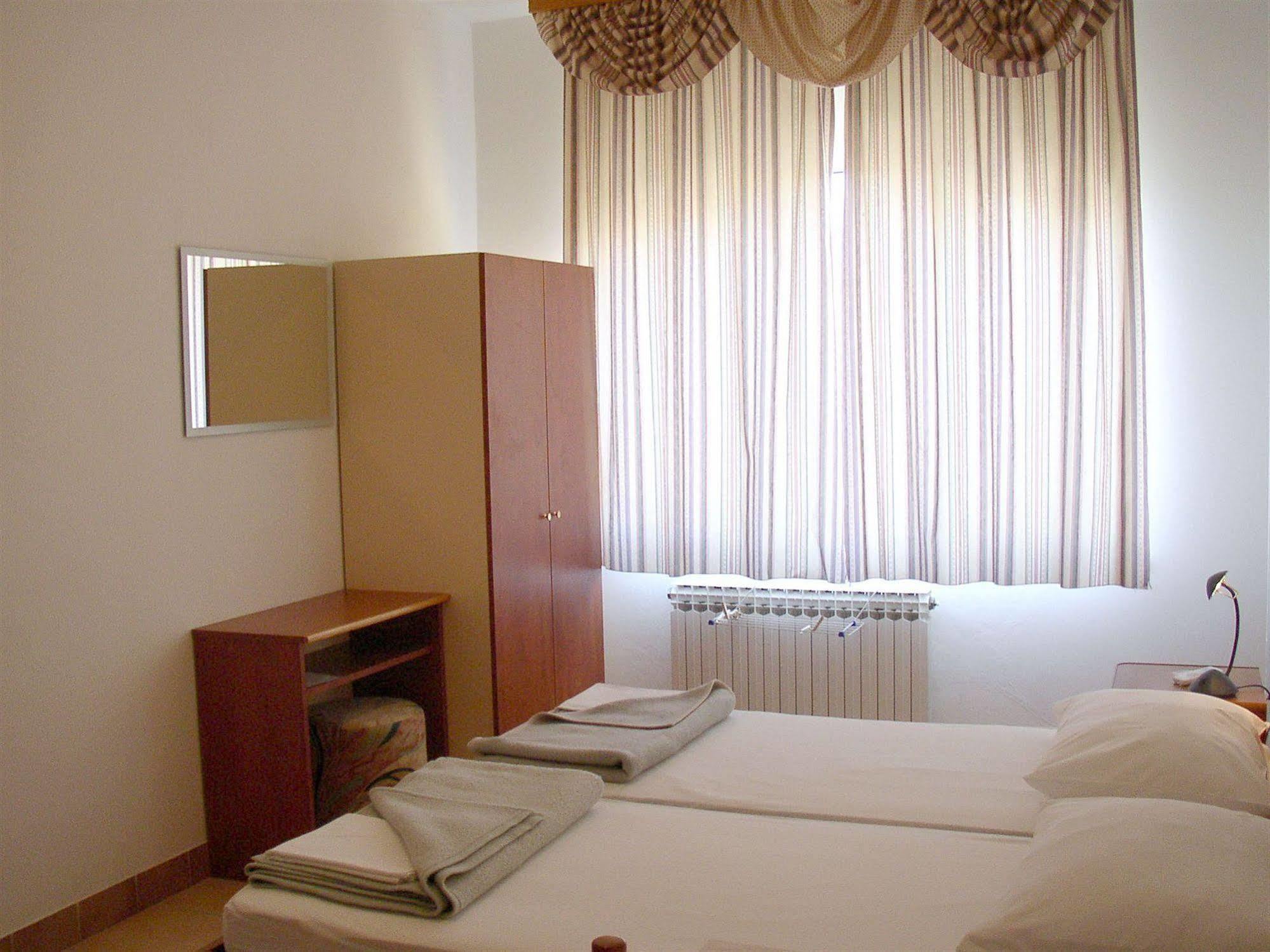 Hotel Vila 4M Ražanac Eksteriør bilde