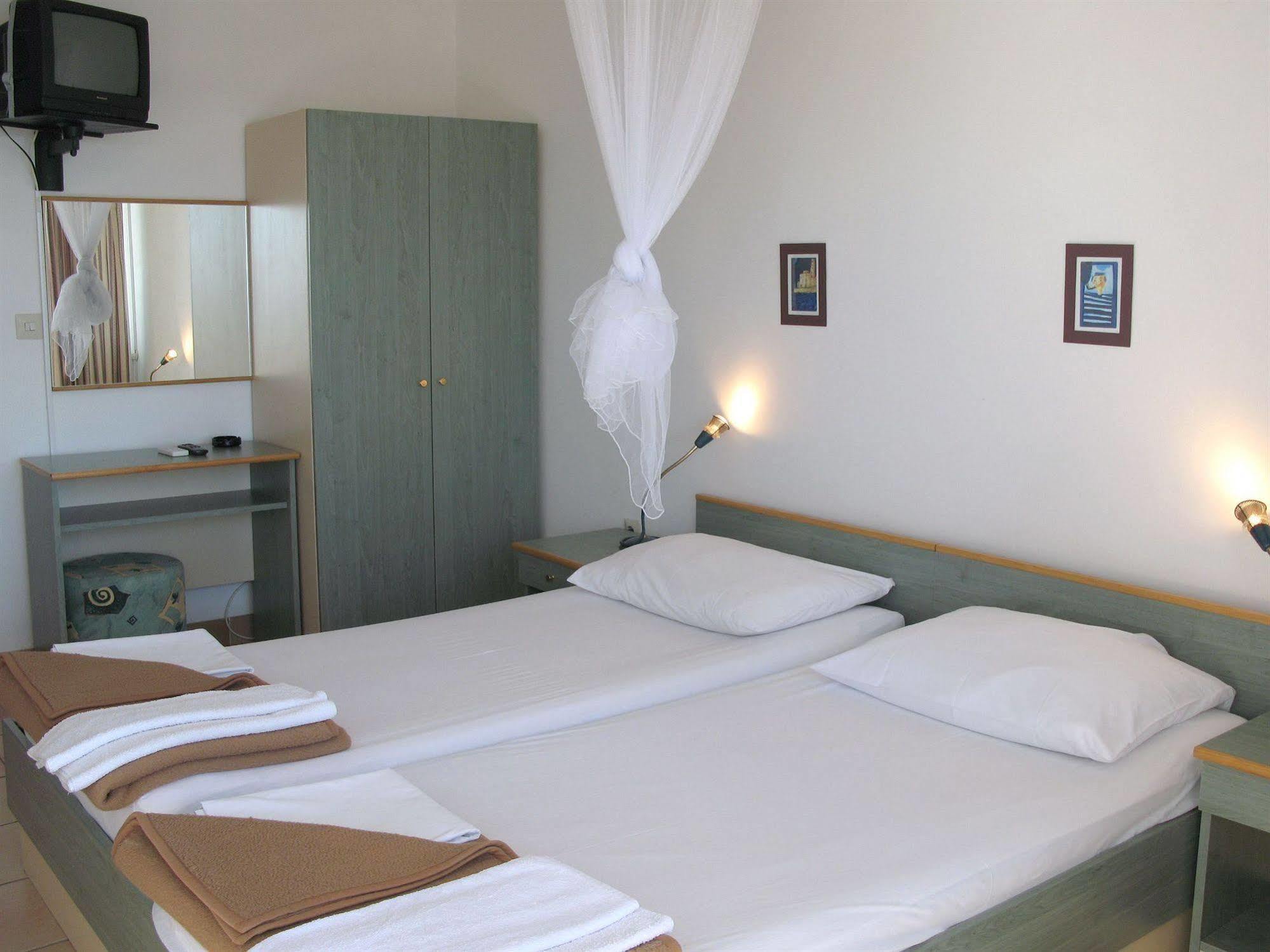 Hotel Vila 4M Ražanac Eksteriør bilde