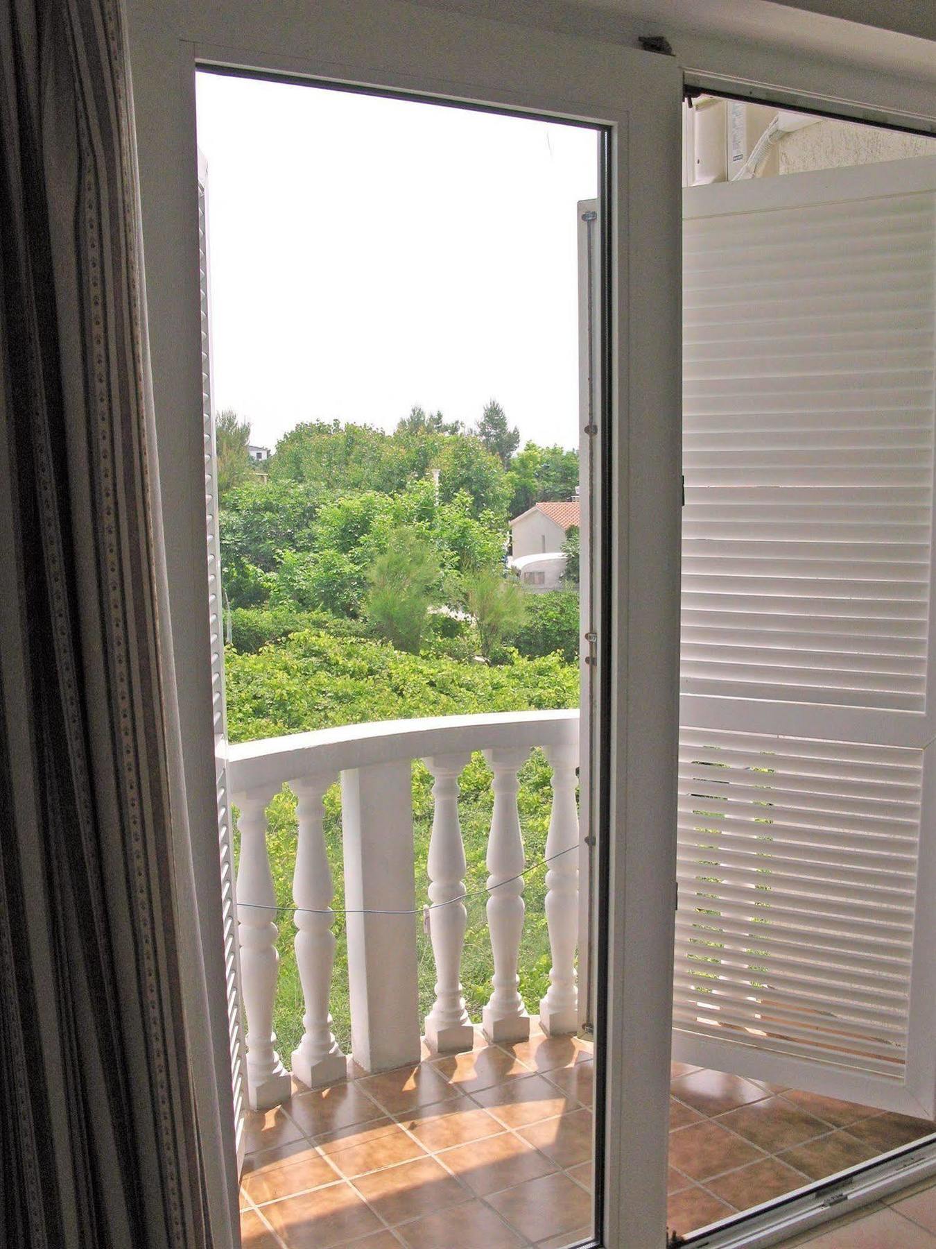 Hotel Vila 4M Ražanac Eksteriør bilde